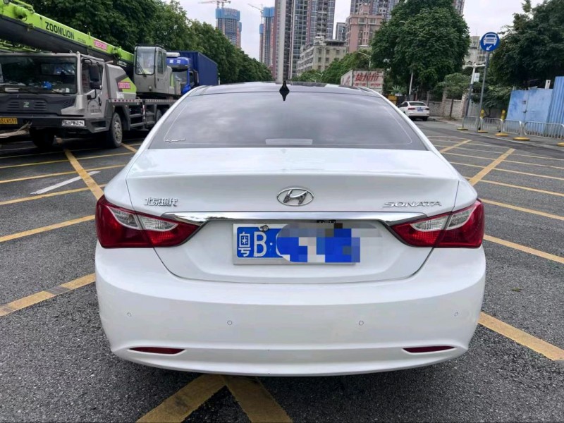 广州13年现代索纳塔八9
