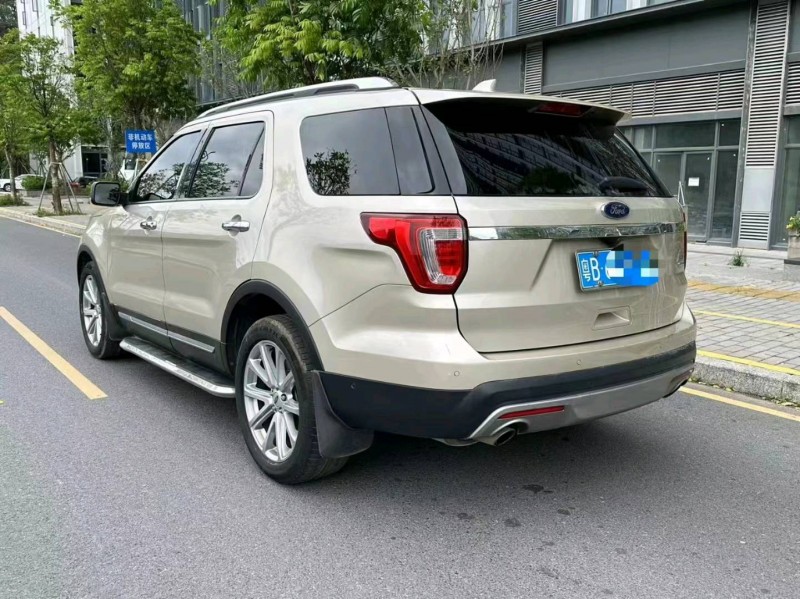 徐州17年福特探险者7