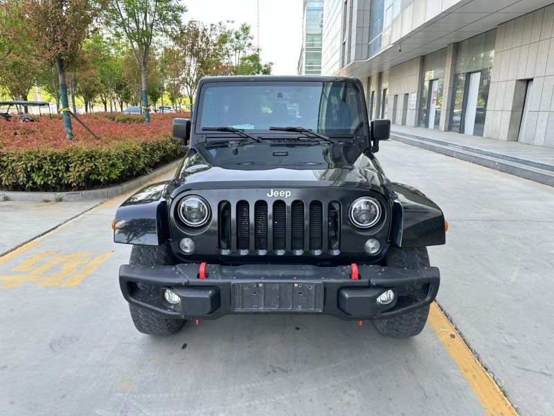 济宁15年Jeep牧马人1