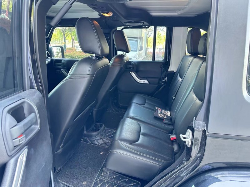 济宁15年Jeep牧马人5