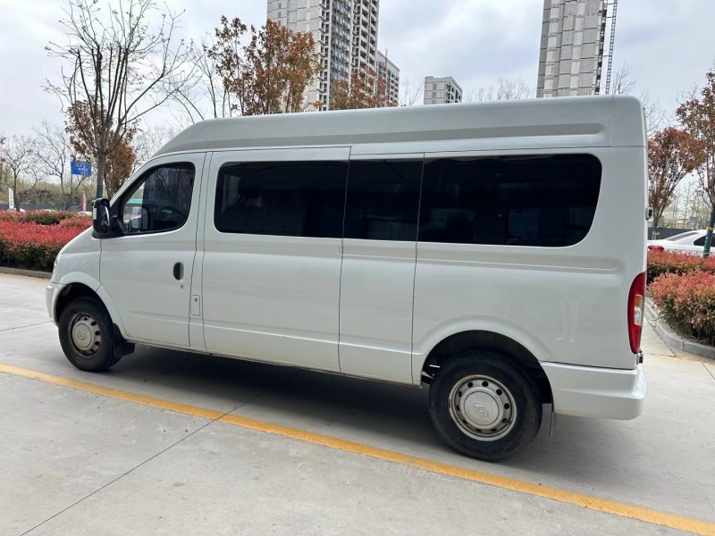 济宁22年大通V805