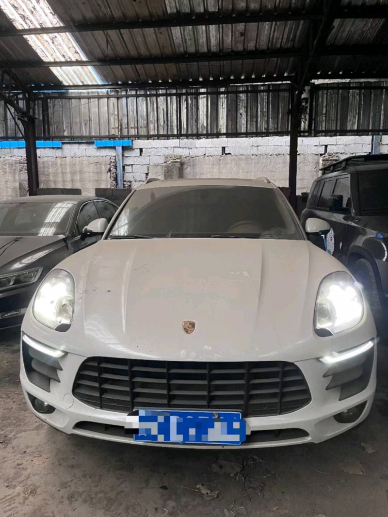 临沂15年保时捷Macan1