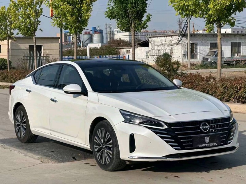 安陽23年日產天籟4