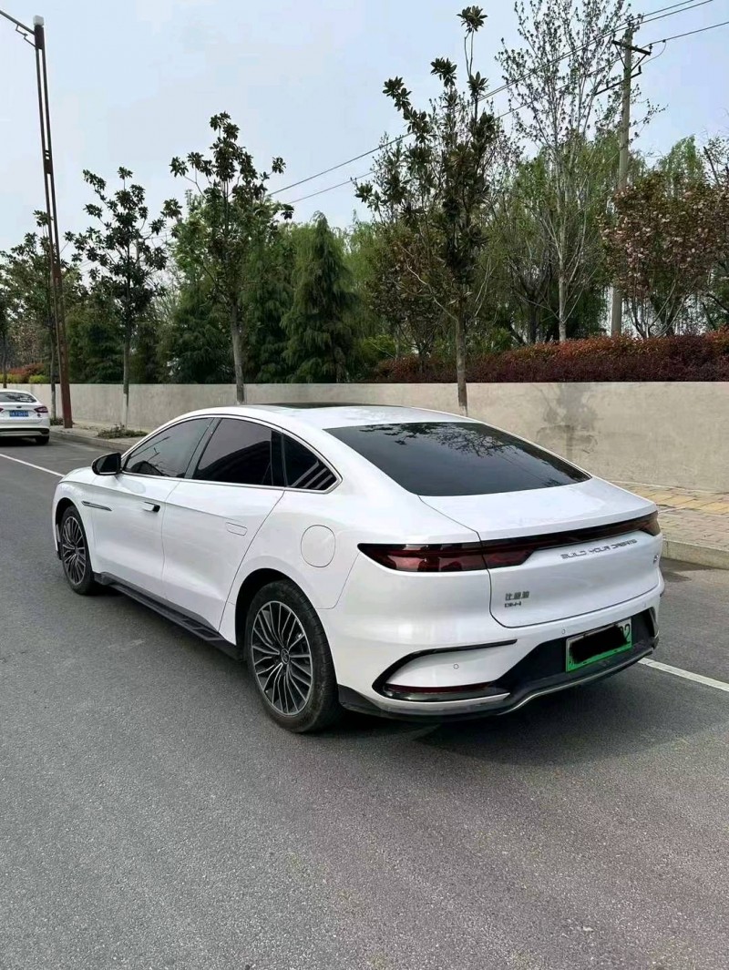 保定22年比亚迪汉5