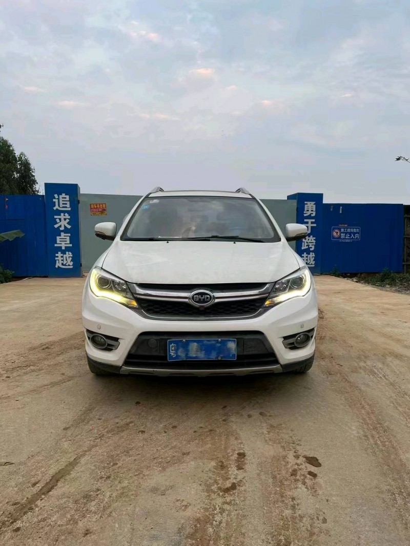 珠海17年比亞迪S71