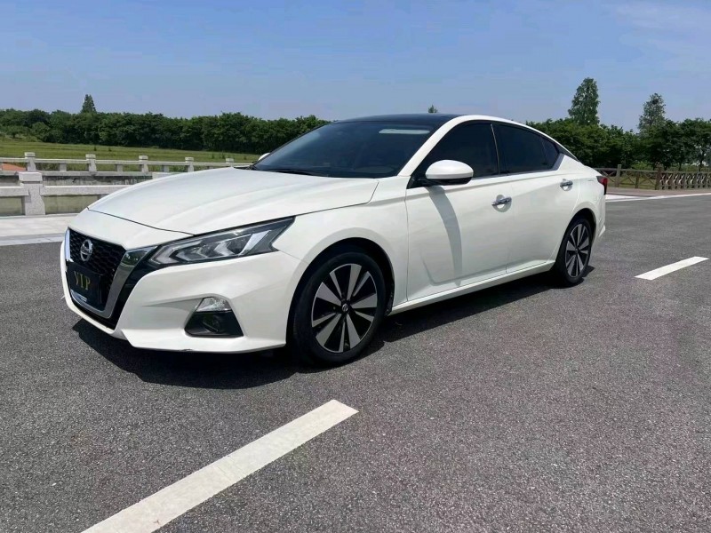 嘉興21年日產天籟3