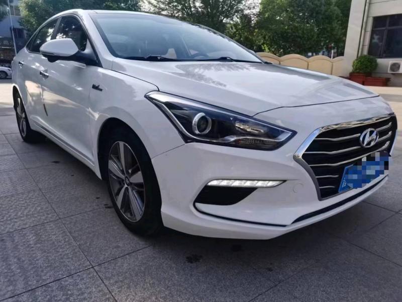 保定17年现代名图3