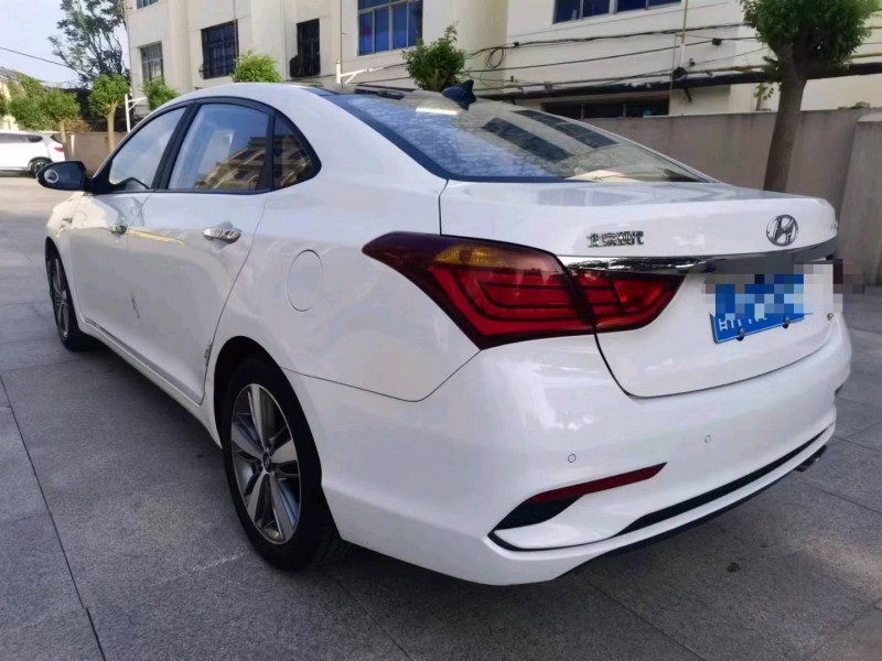 保定17年现代名图5