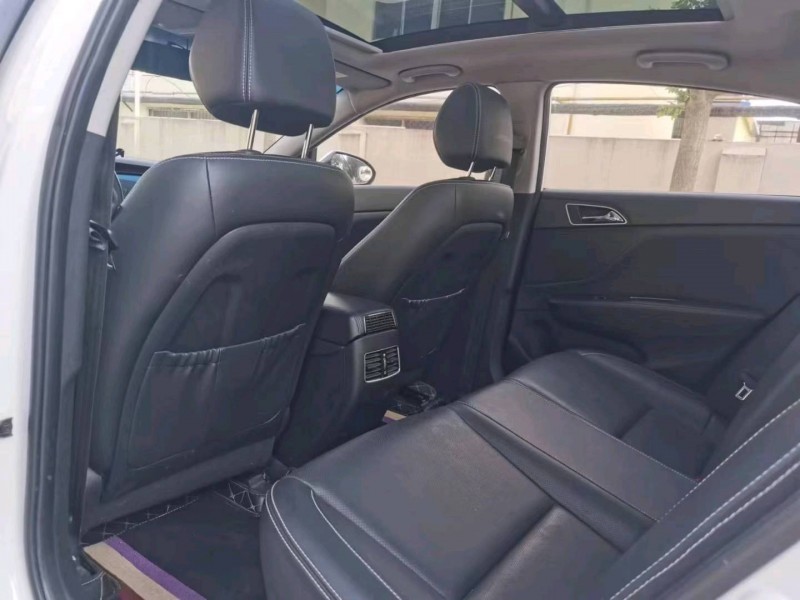 保定17年现代名图6