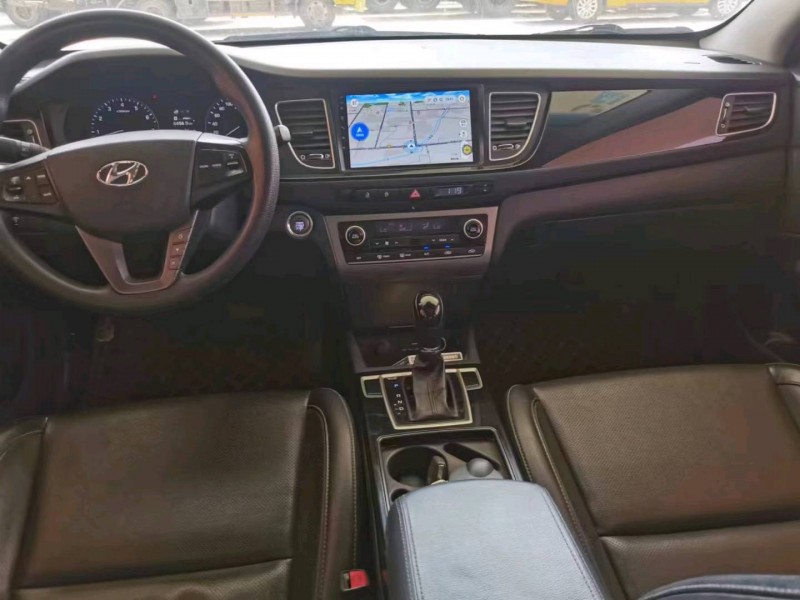 保定15年现代名图6