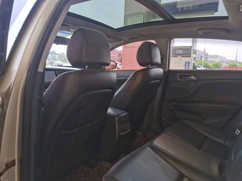 保定15年现代名图7