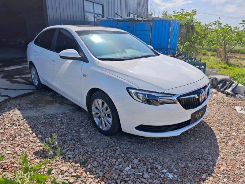 苏州22年别克英朗5