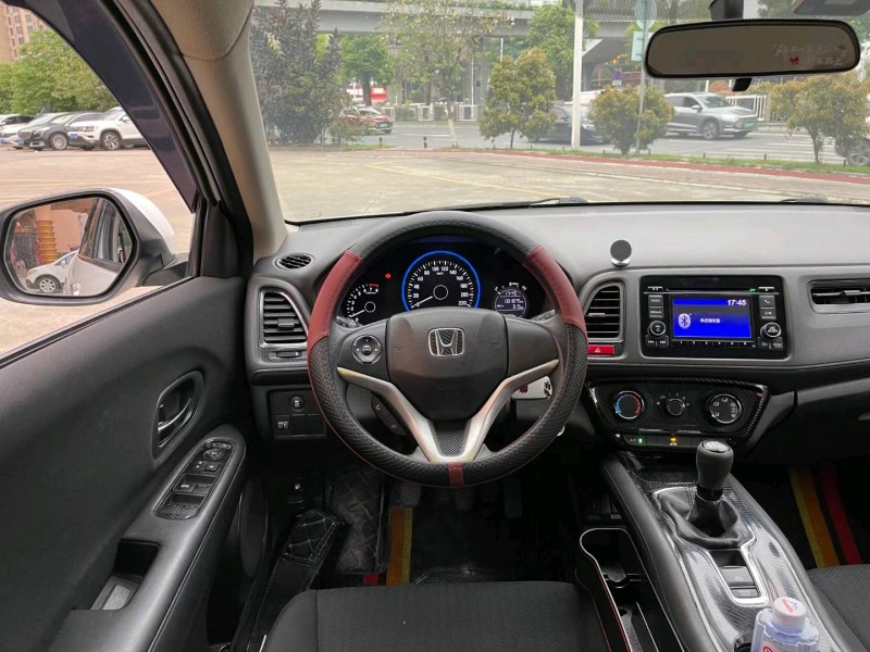 佛山16年本田缤智8