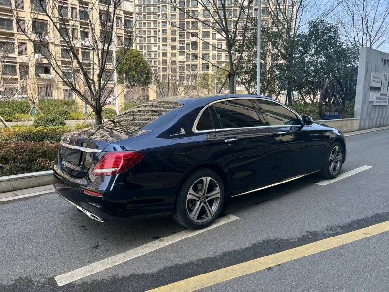 苏州20年奔驰E8