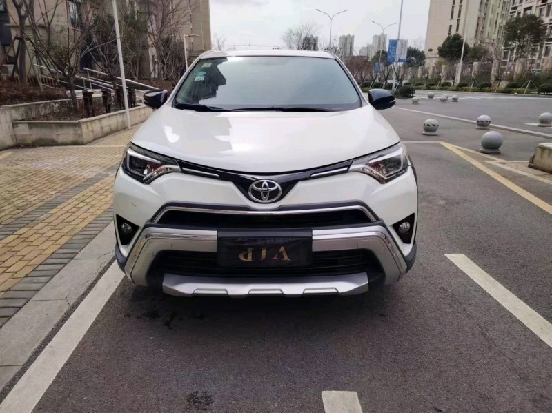 徐州19年丰田RAV4荣放1
