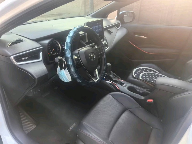 保定21年丰田雷凌8