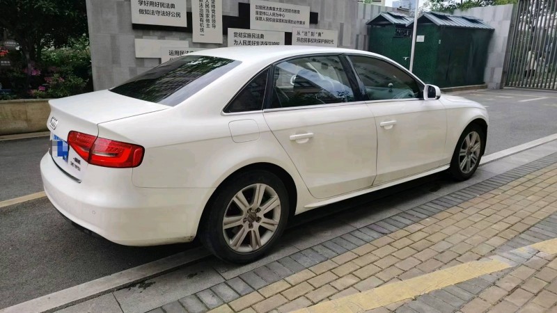 苏州13年奥迪A4L8