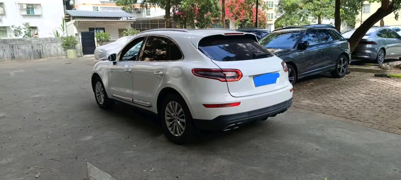 深圳19年众泰SR97
