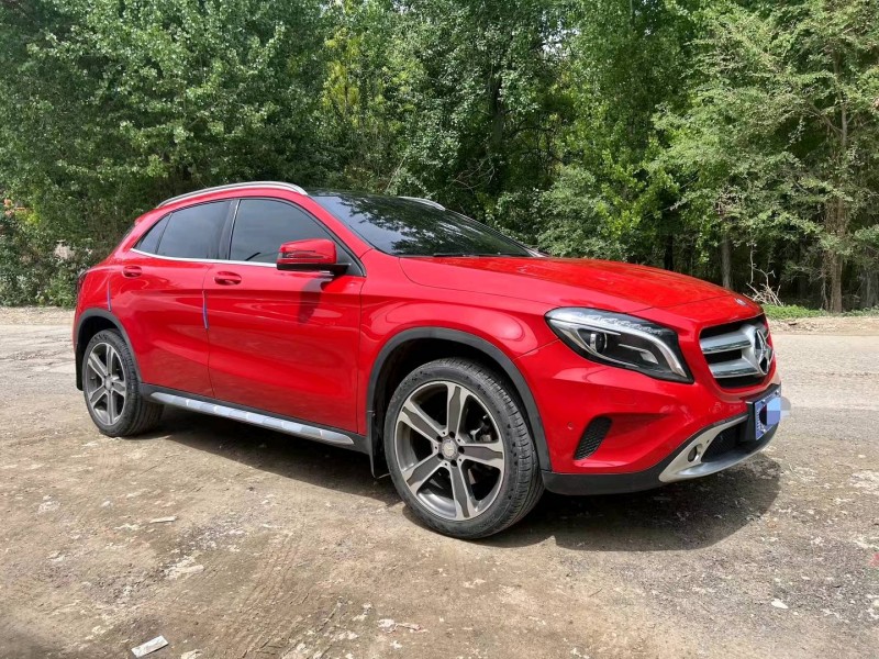 保定16年奔驰GLA2