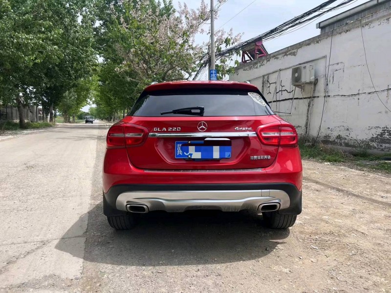 保定16年奔驰GLA9