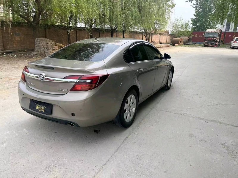 保定15年别克君威8