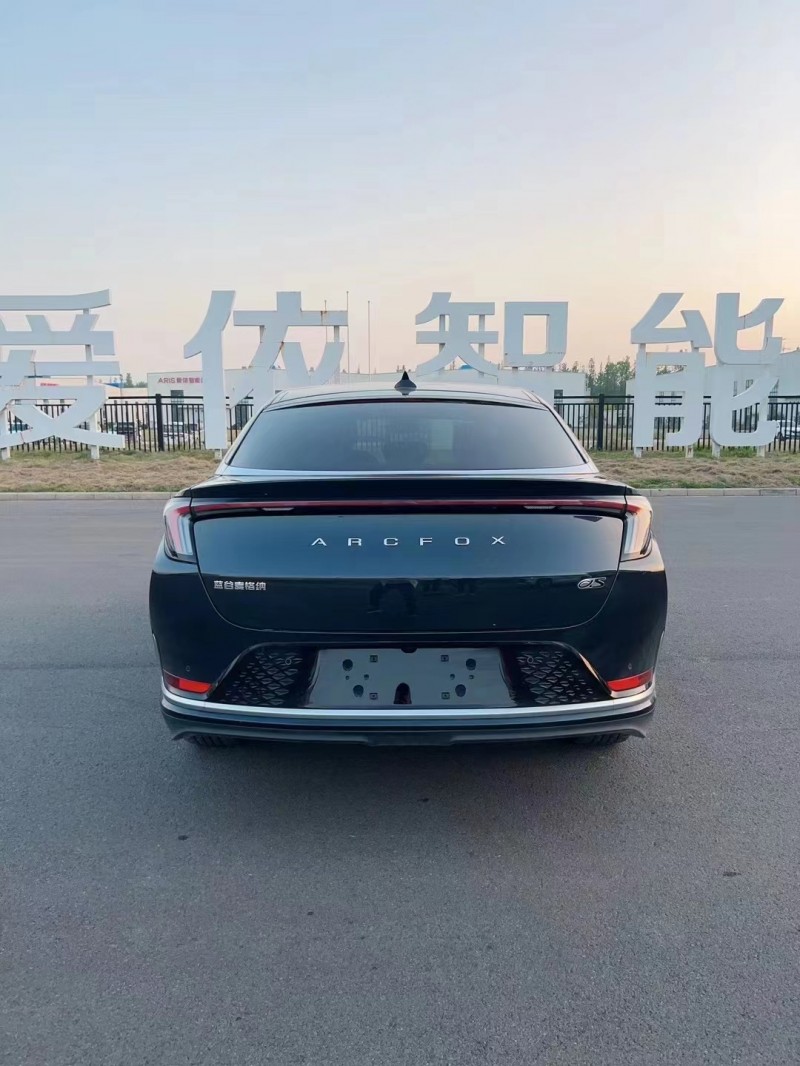 徐州23年极狐汽车阿尔法9