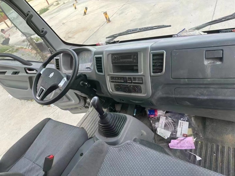 徐州23年卡車系列重汽豪沃8