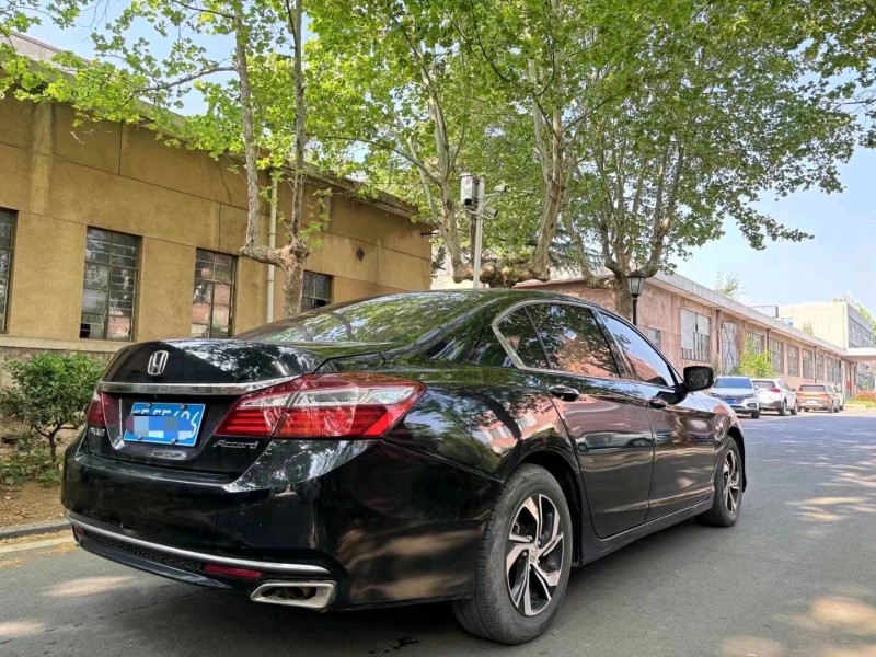 东营17年本田雅阁4