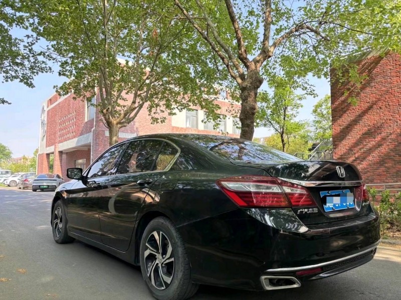 东营17年本田雅阁5