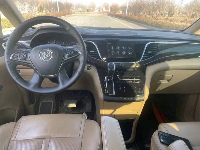 东营19年别克GL84