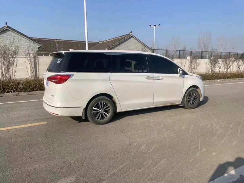 东营19年别克GL88