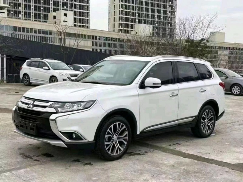 东营18年三菱欧蓝德2