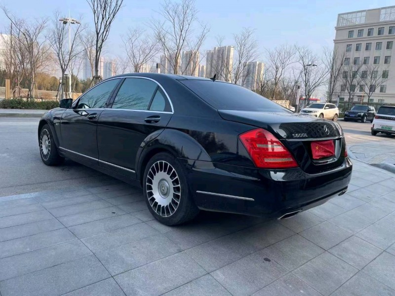 东营09年奔驰S8