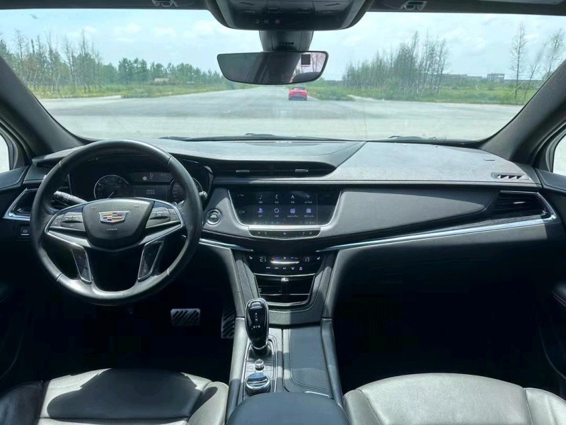 盐城20年凯迪拉克XT56