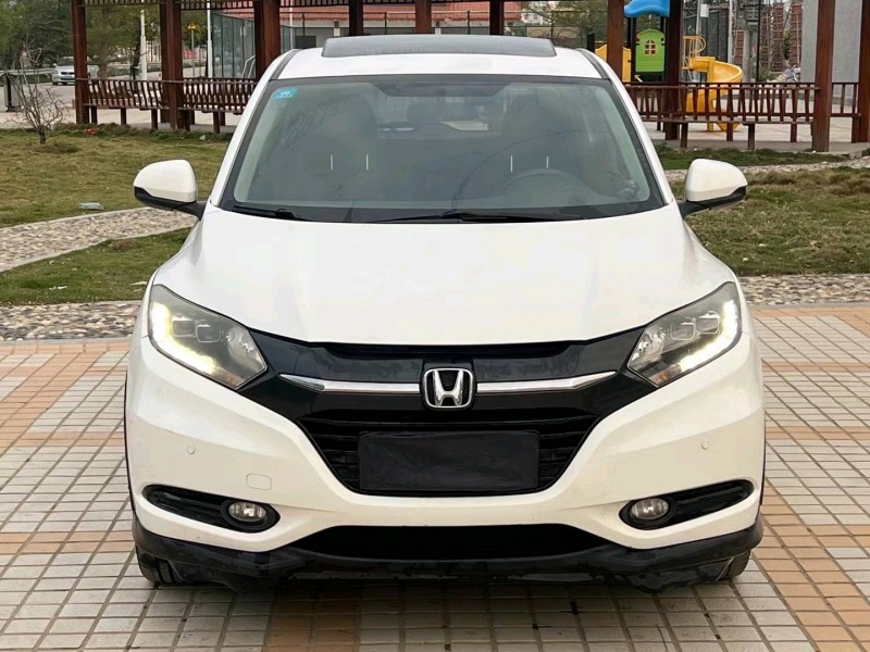 汕头17年本田缤智1