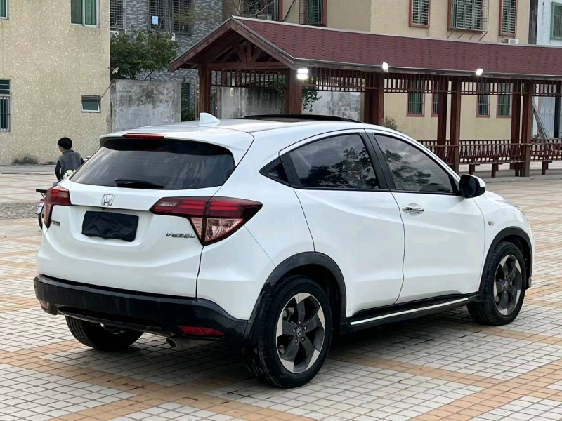 汕头17年本田缤智9