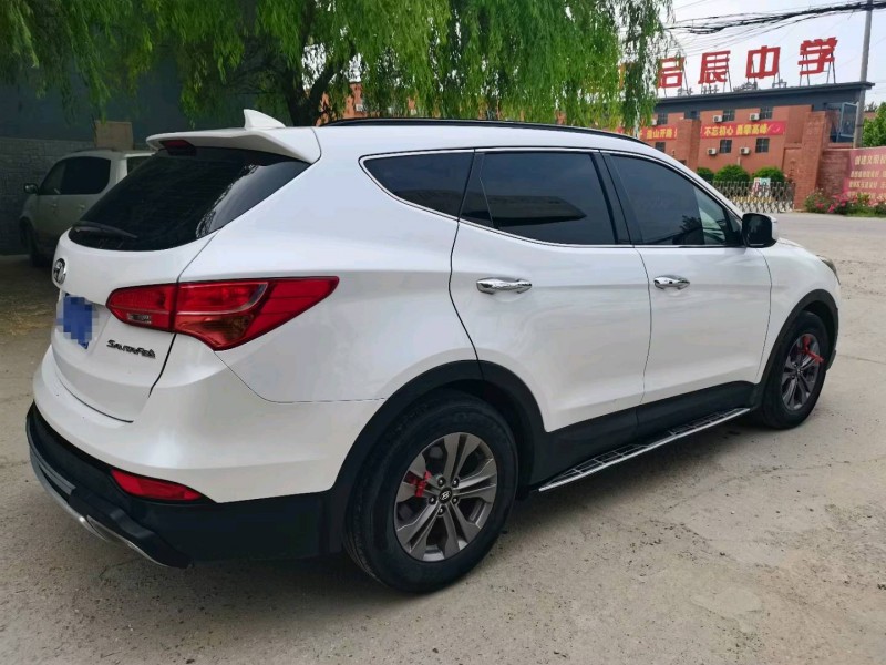 保定16年现代新胜达4