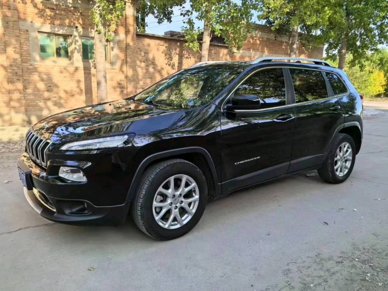 保定17年Jeep自由光3