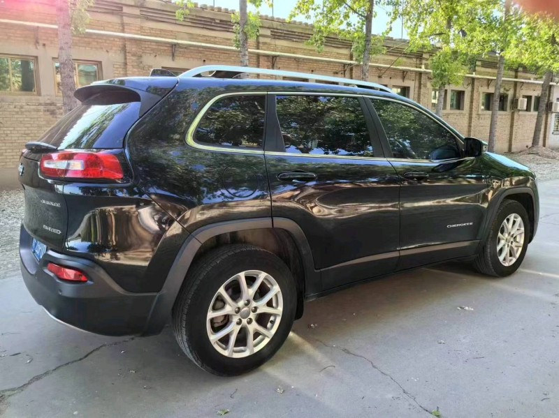 保定17年Jeep自由光6