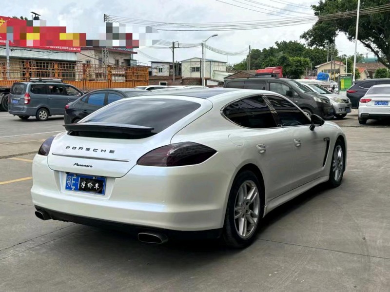 广州10年保时捷帕拉梅拉8