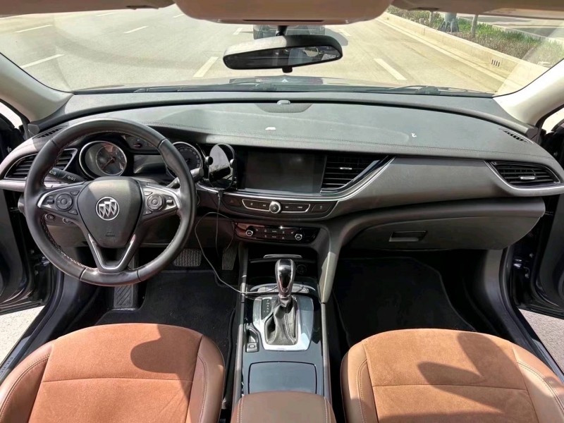 枣庄19年别克君威6