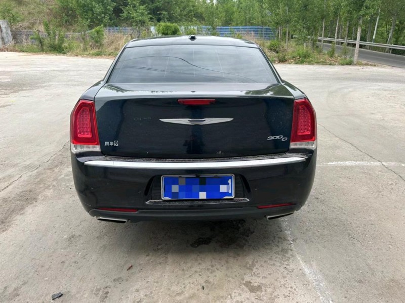 淄博16年克莱斯勒300C8