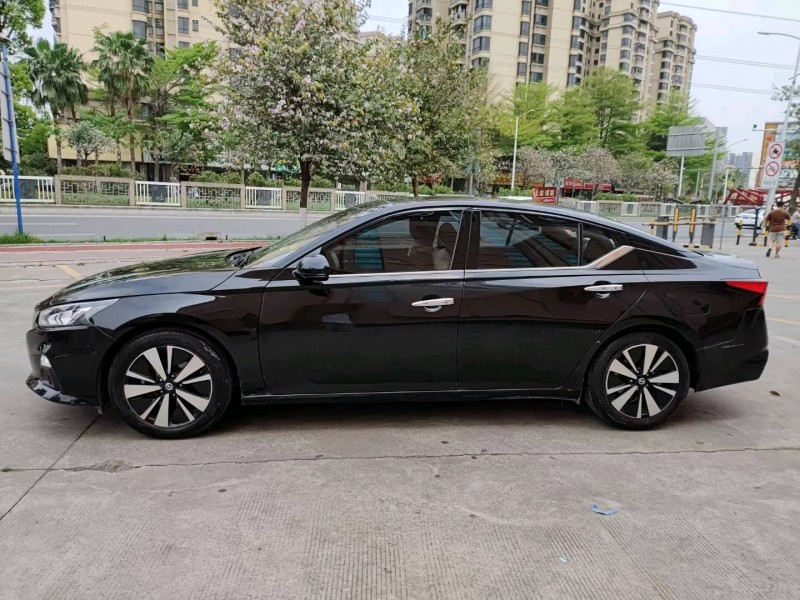 佛山21年日产天籁3