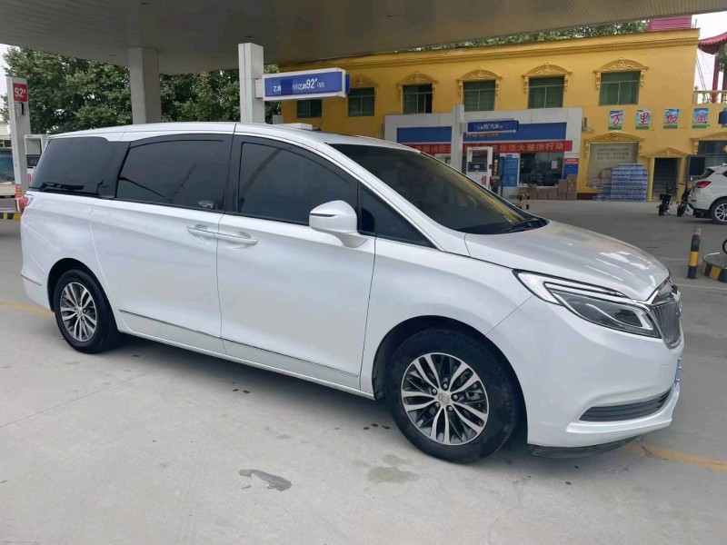 保定18年别克GL82