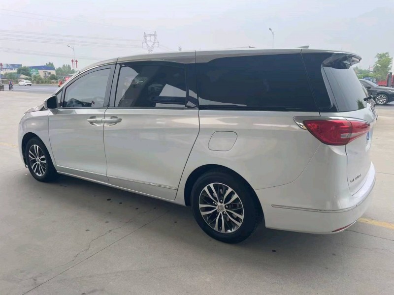 保定18年别克GL85