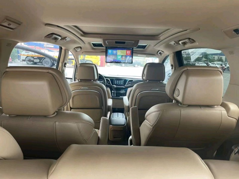 保定18年别克GL86