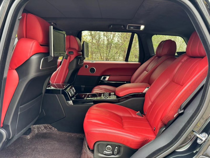 济宁18年路虎揽胜行政4