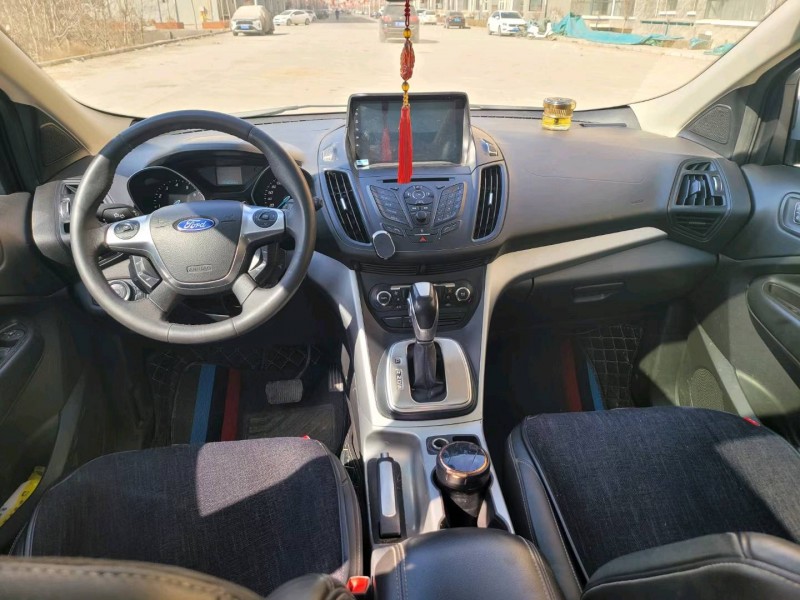 保定14年福特翼虎5