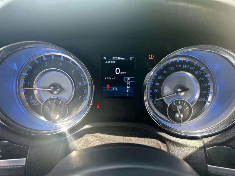 东营14年克莱斯勒300C8