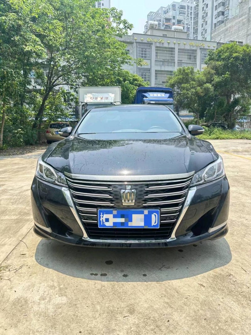 南宁18年丰田皇冠1